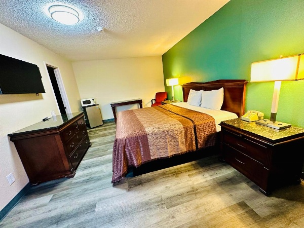 King's Inn Motel image 3